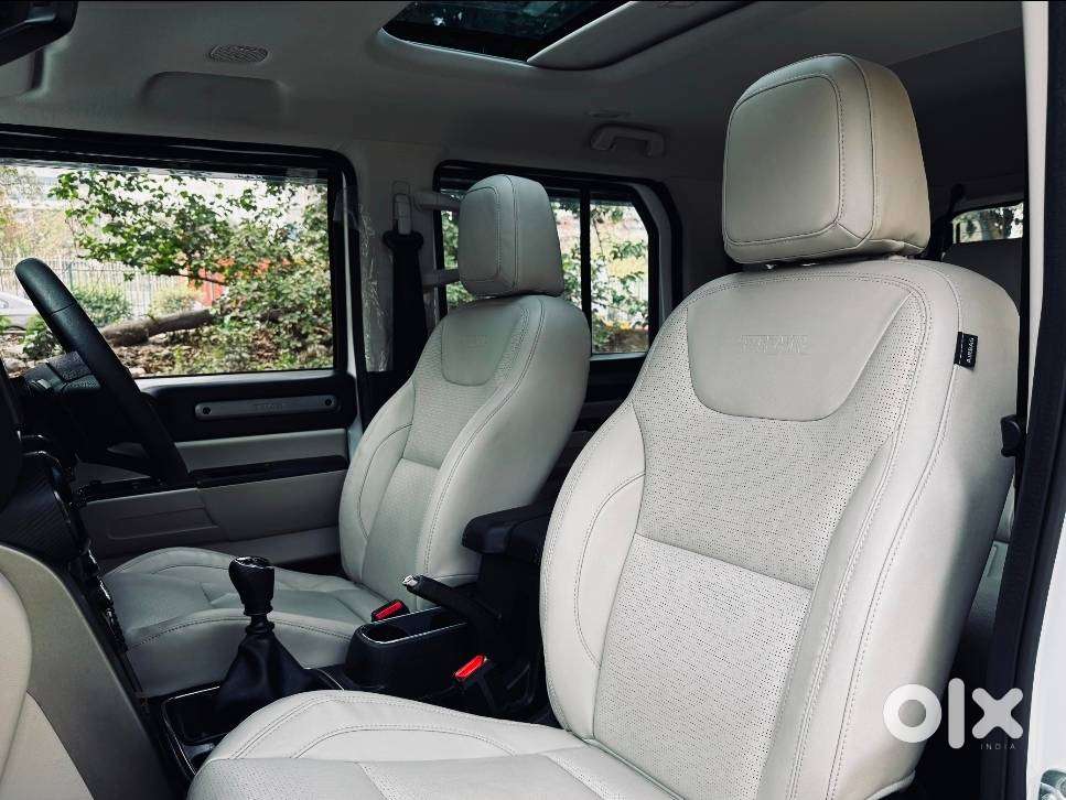 Mahindra Thar Roxx Mx5 Petrol Mt 2wd, 2025