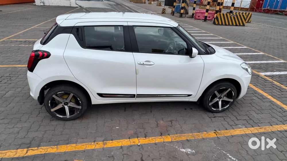 Maruti Suzuki Swift 2023 1st Petrol Manual