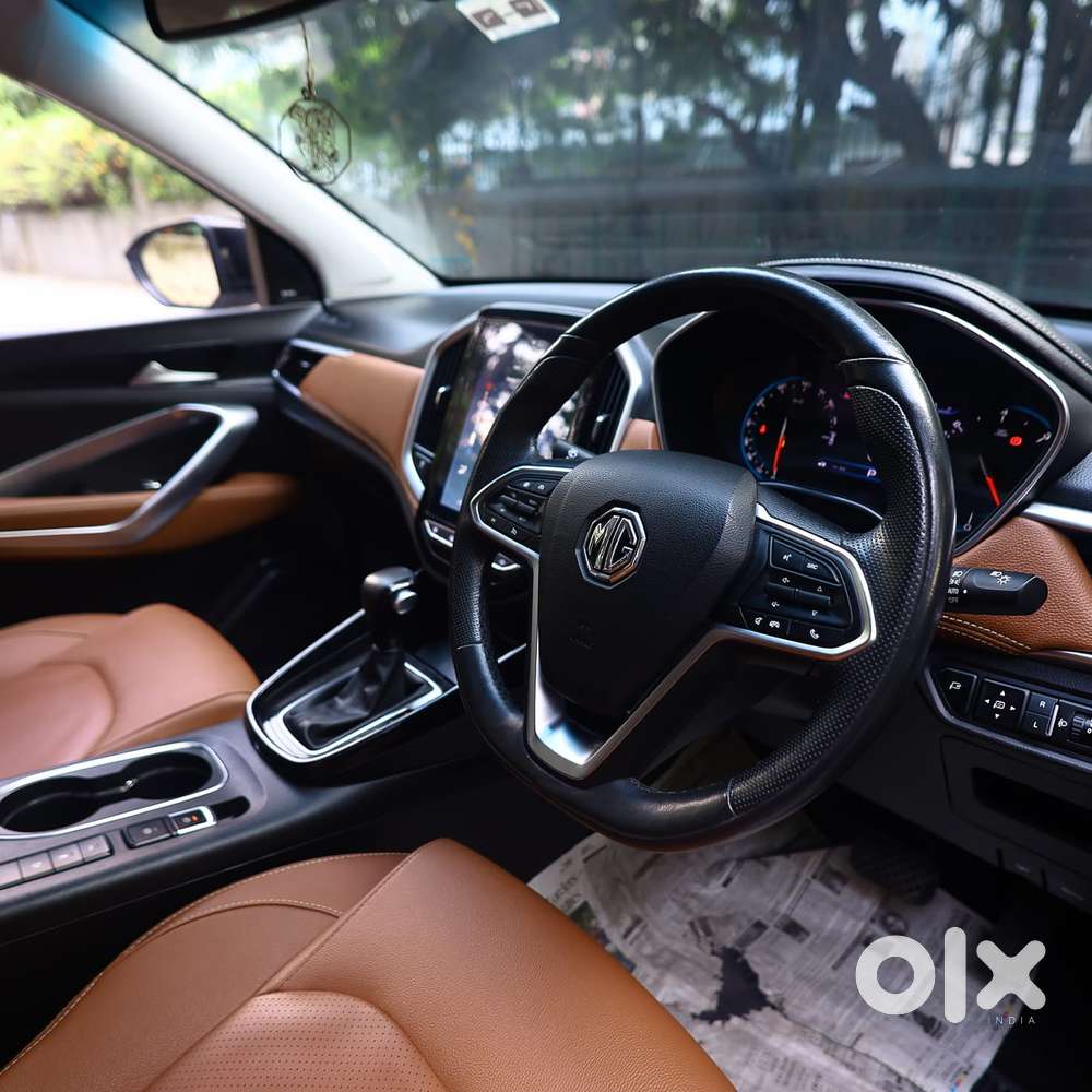 Mg Hector Plus Sharp Pro 1.5 Turbo Petrol 6 Str Dual Tone, 2023, Pet..