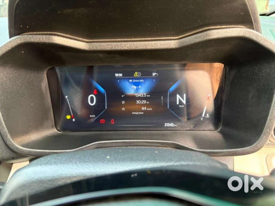 Mahindra Xuv 3xo Ax5 Pm Mt, 2025, Petrol