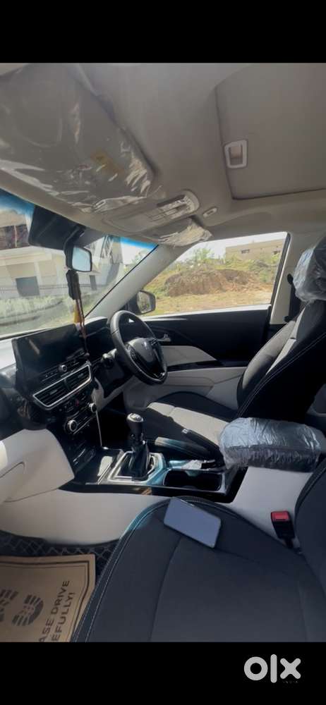 Mahindra Xuv 3xo Petrol 2025