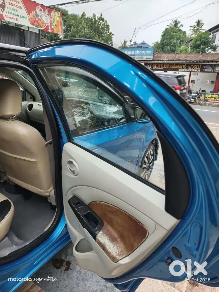 Toyota Etios Liva V Limited Blue Black Edition &ndash; Dual Tone