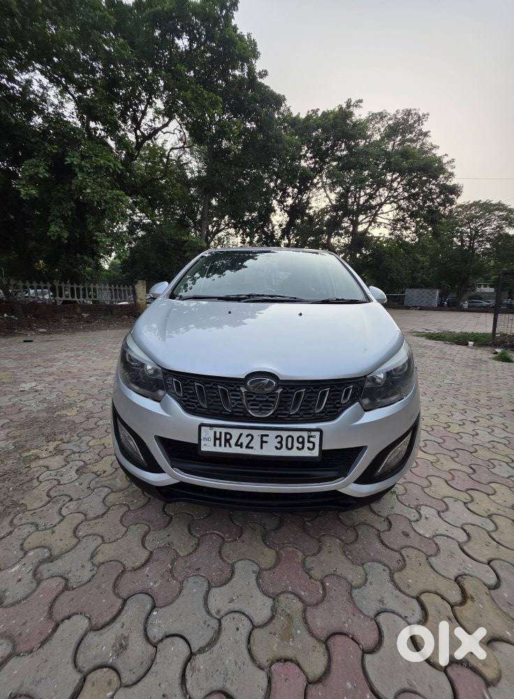 Mahindra Marazzo M6, 2018, Diesel