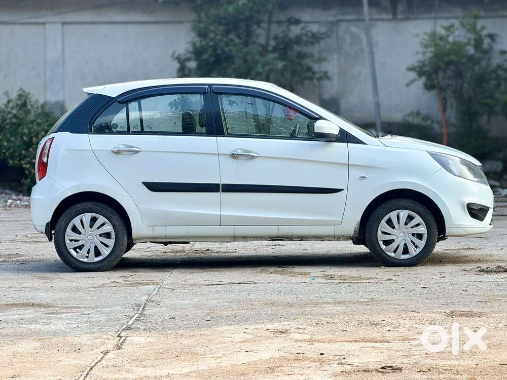 Tata Bolt Revotron Xe, 2015, Petrol