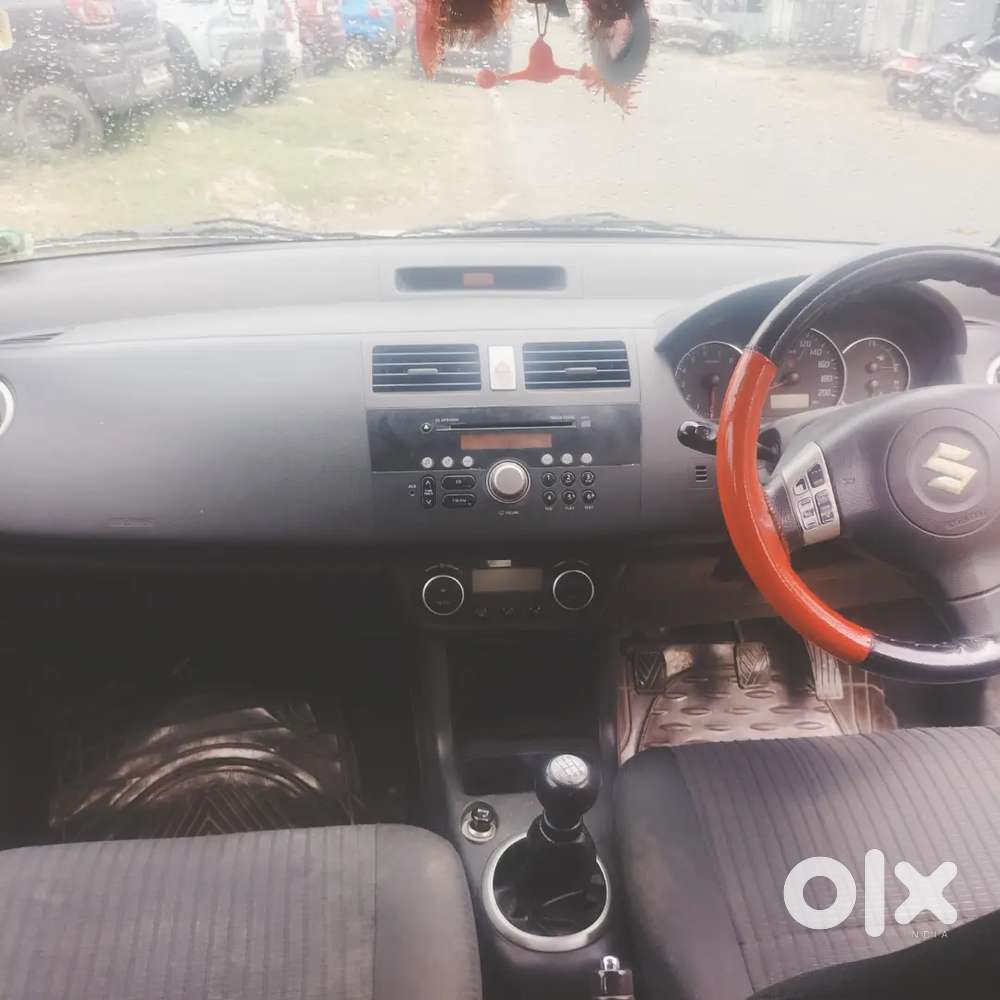 Maruti Suzuki Swift 2011 Petrol 79800 Km Driven