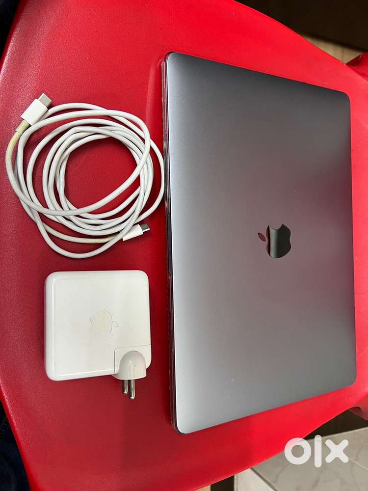 MacBook Pro, 13 inch 256GB storage, Core i5 with 8GB RAM, 2019 model