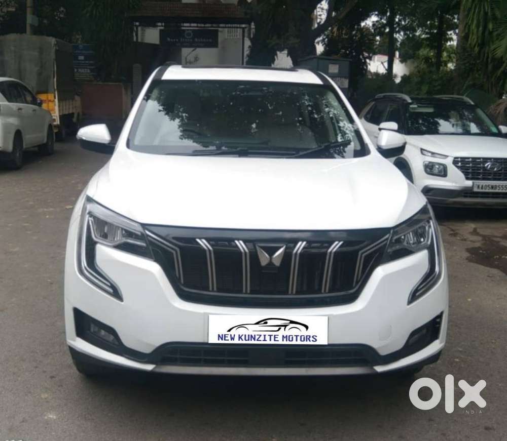 Mahindra Xuv700 2.0 Ax 7 Petrol Mt Str, 2025, Petrol