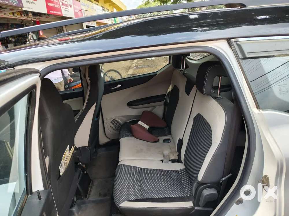 7 Seater Top Model 1st Owner Fresh Insurence