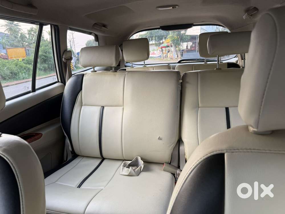 Toyota Innova 2.5 G (diesel) 8 Seater, 2015, Diesel