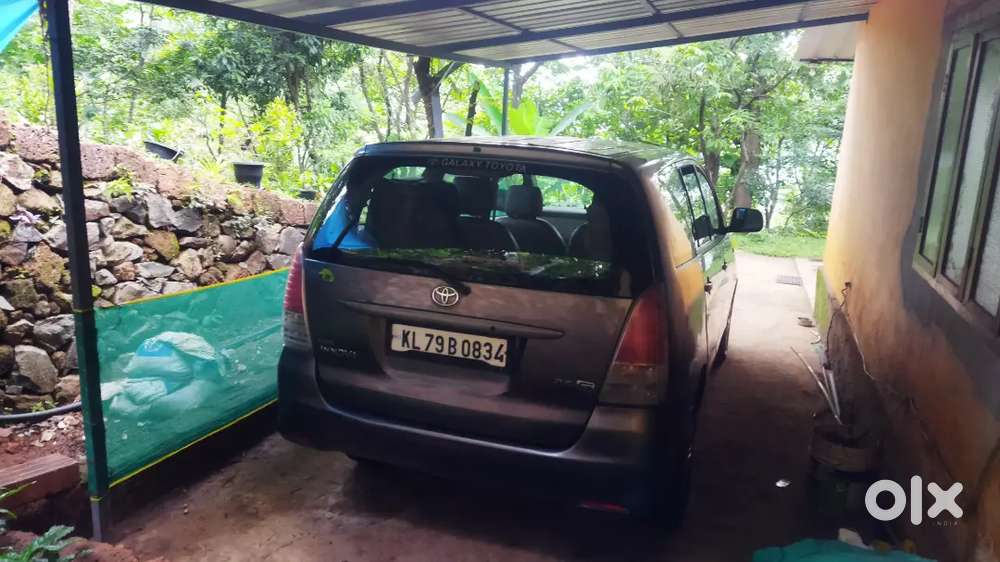 Toyota Innova 2011