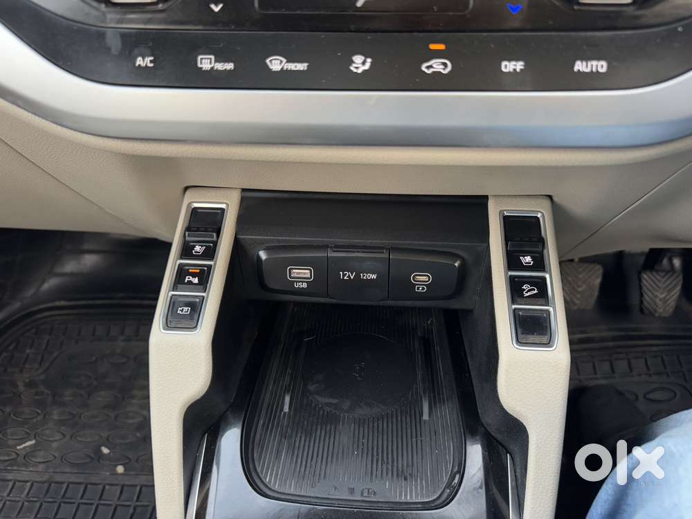 Kia Carens 1.5 Luxury Plus Diesel 6 Str, 2022, Diesel