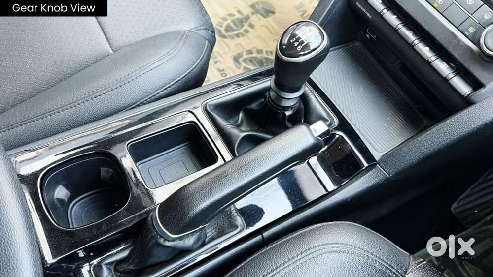 Mahindra Xuv700 Ax 3 Petrol Mt 5 Str (e), 2022, Petrol