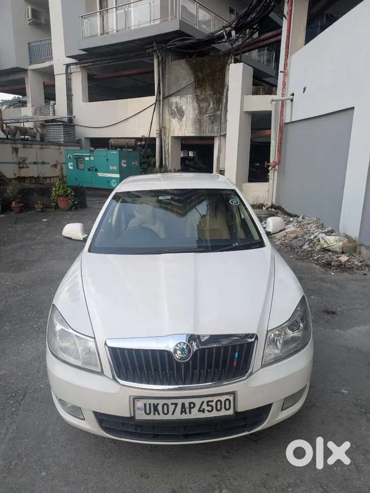 Skoda Laura Elegance 2012 Car