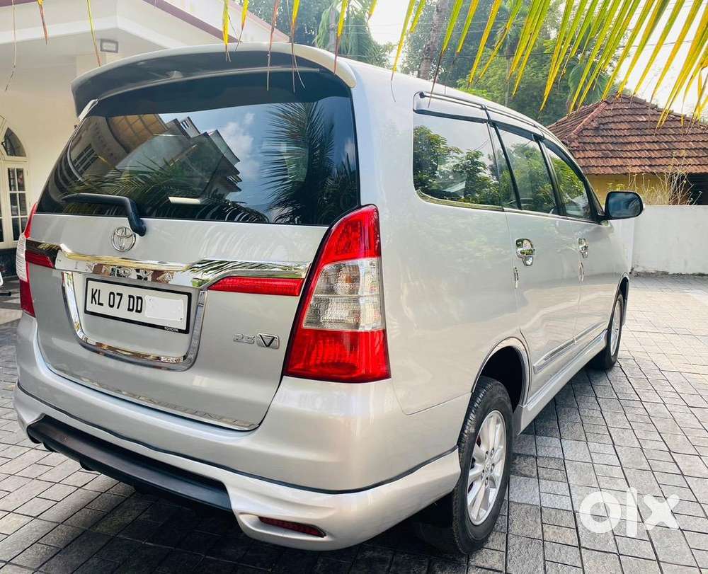 Toyota Innova 2014 Diesel 120000 Km Driven