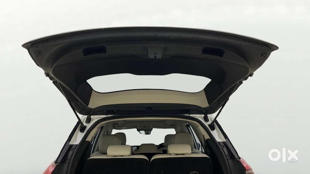 Mahindra Xuv700 2.0 Ax 7 Petrol At Luxury Pack Str, 2023, Petrol