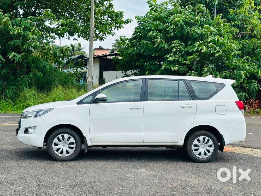 Toyota Innova Crysta 2.4 G Mt, 2022, Diesel