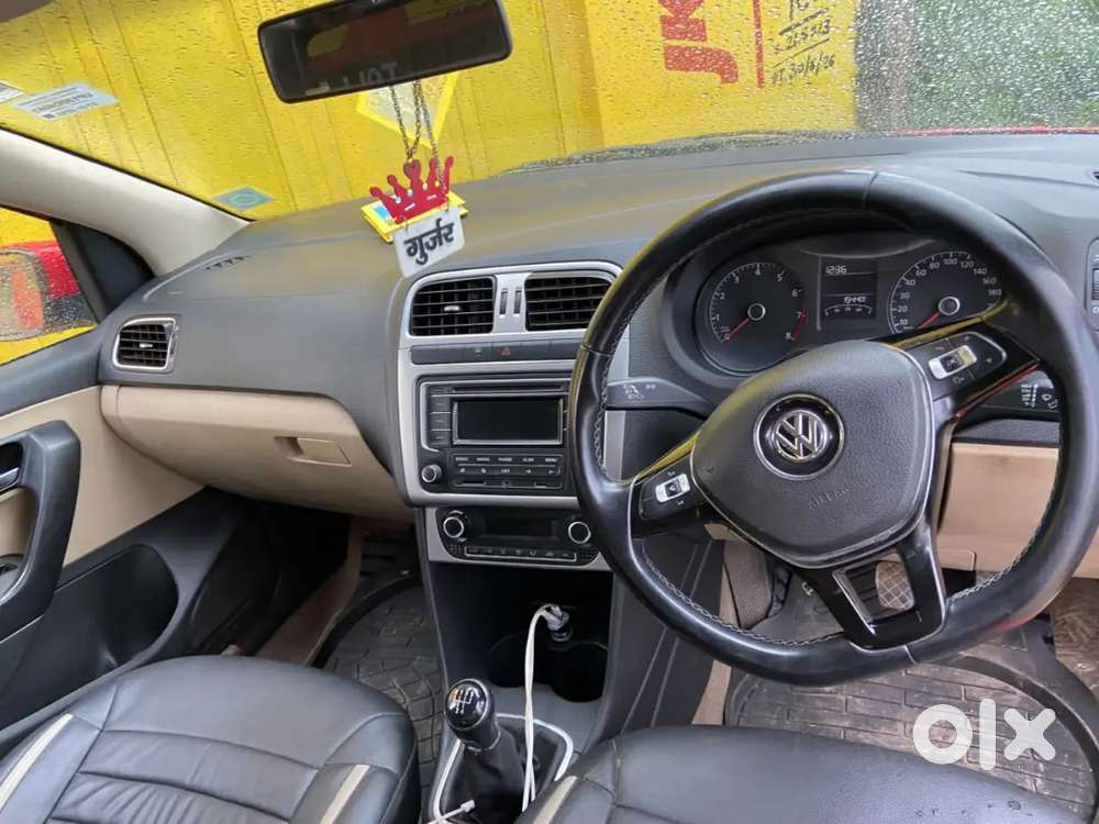 Volkswagen Polo Highline 2015 Car