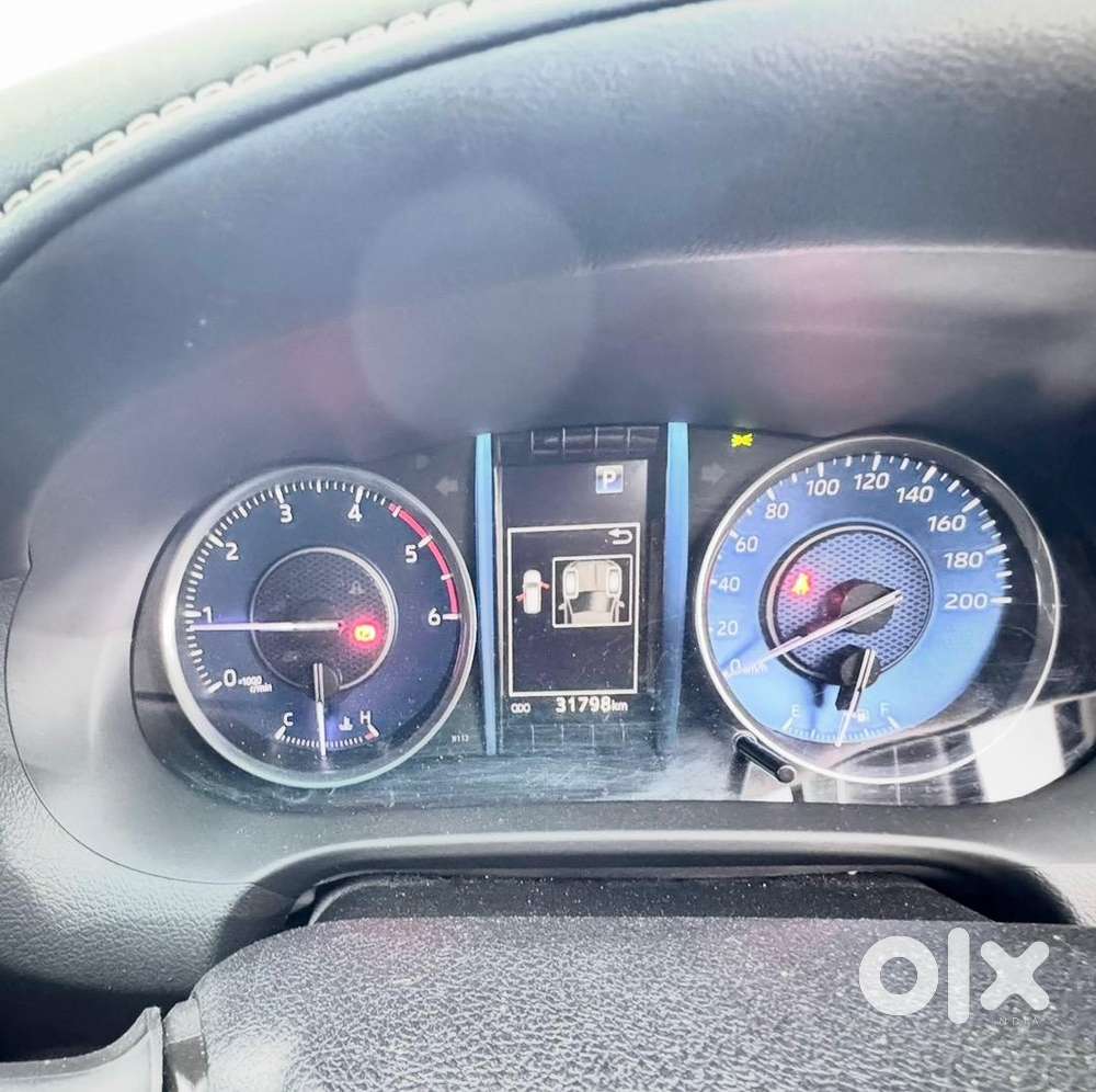2022 Toyota Fortuner 4x2 At Diesel, 31000km, Sparkling Black Color