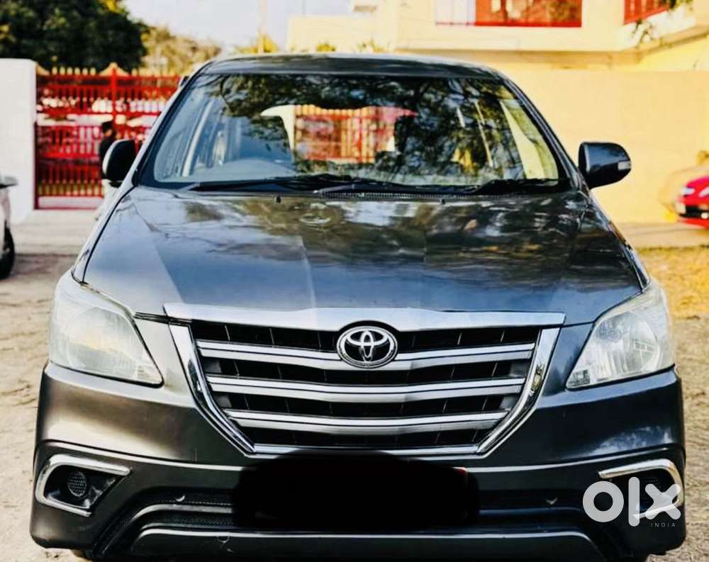 Toyota Innova 2.5 V 7seater Crysta Edition, 2012, Diesel