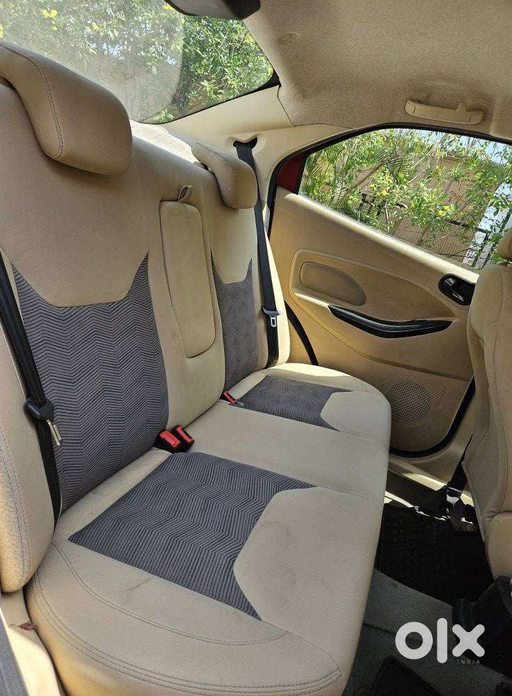 Ford Figo Aspire Titanium Blu, 2015, Petrol