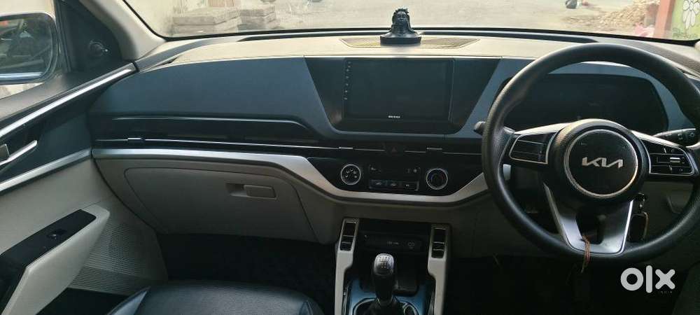 Kia Carens 1.4 Premium 7 Str, 2022, Petrol