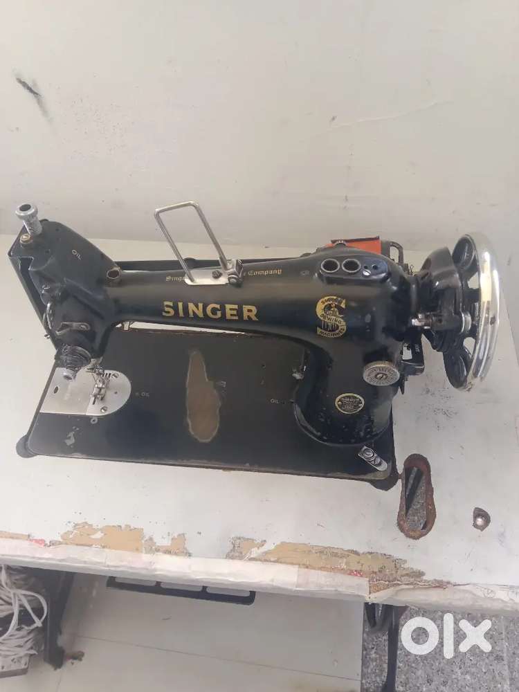 The sweing machine is in new condition perfectly fine