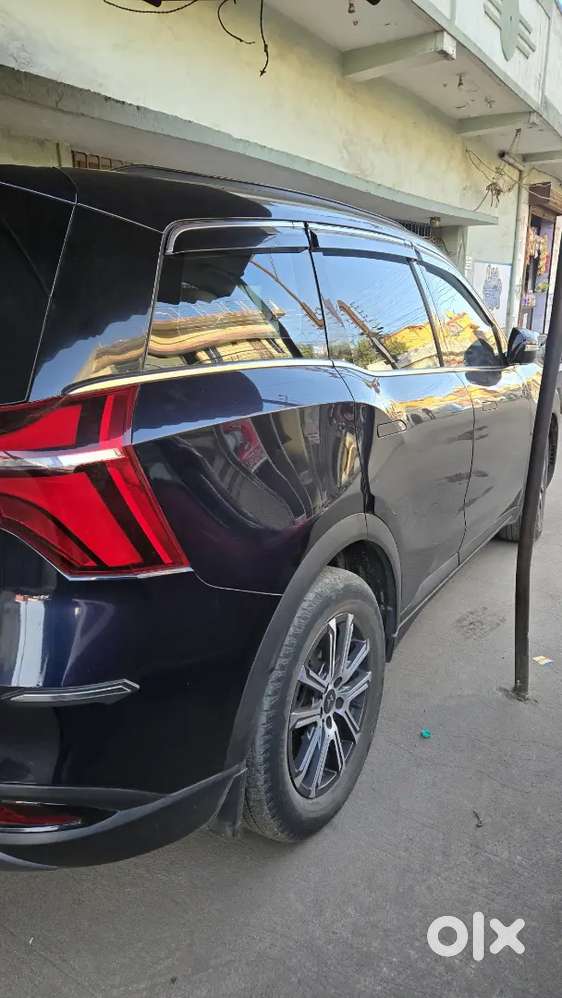 Mahindra Xuv700 2024 Diesel Well Maintained