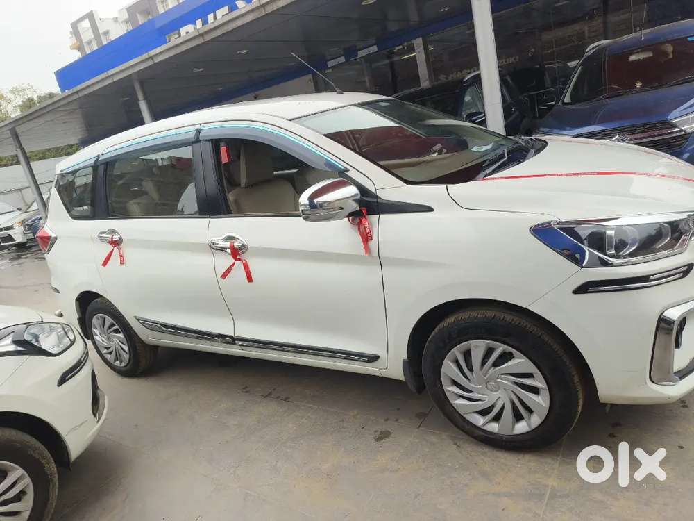 Maruti Suzuki Ertiga 2024 Petrol Manual Year