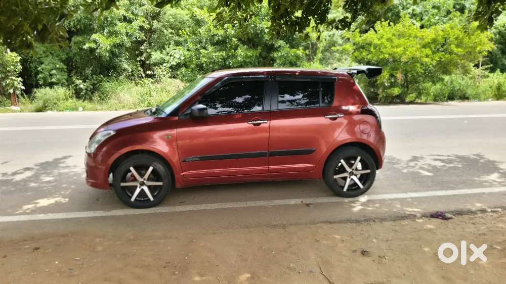 Maruti Suzuki Swift Lxi 2010