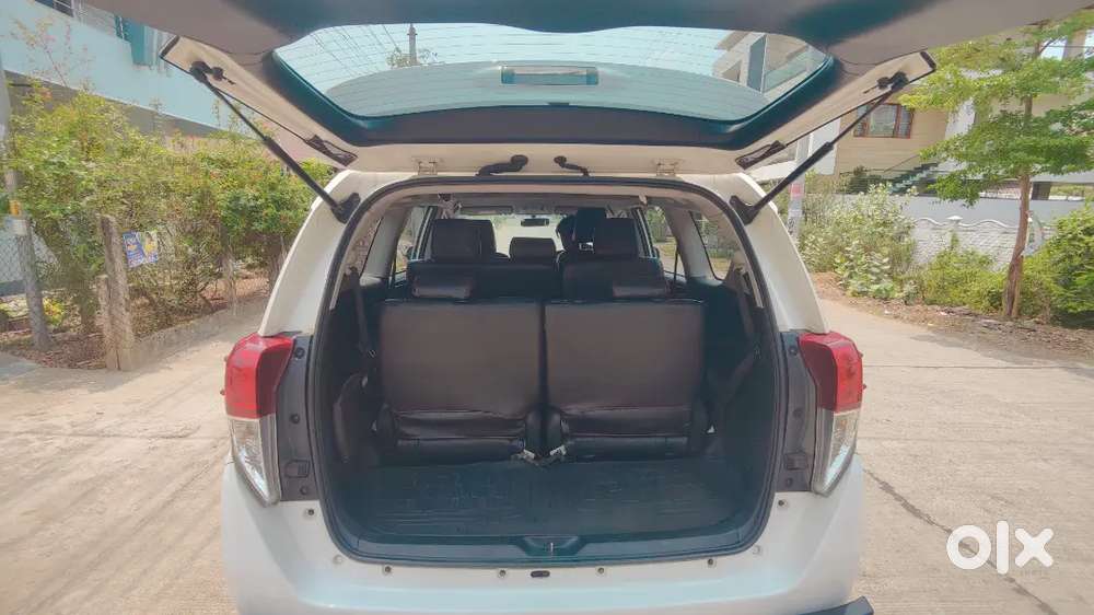 Innova Crysta 2018 V 2.4 8 Str Well Maintained