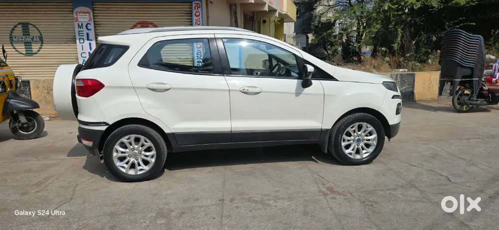 Ford Ecosport Titanium 1l Turbo Petrol Topend Six Airbags, Push Start,