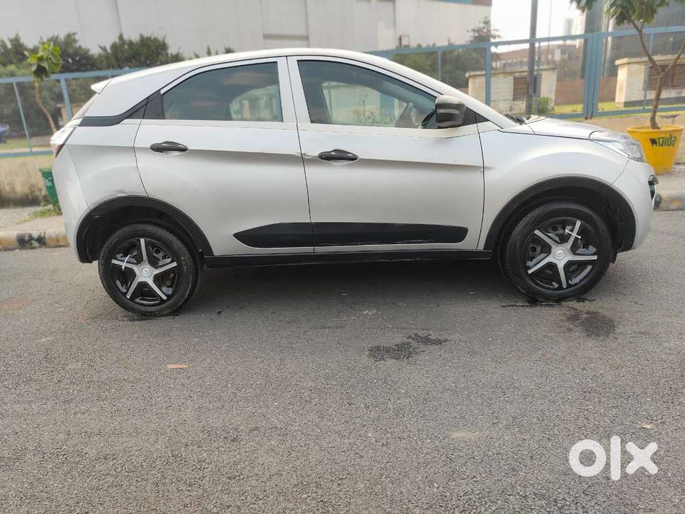 Tata Nexon 1.2 Revotron Xm (s), 2017, Diesel