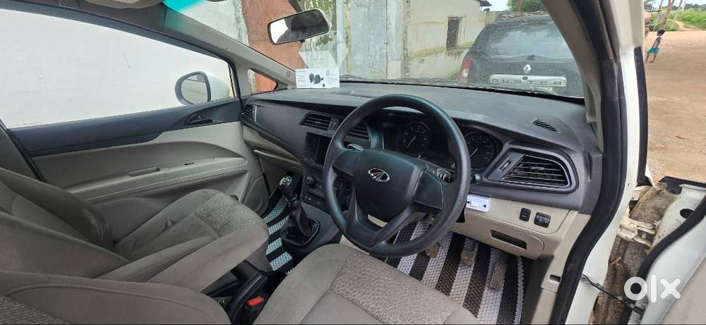 Mahindra Marazzo 2021 Diesel Variant