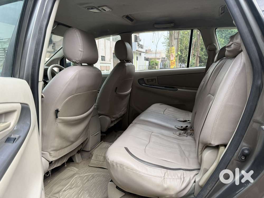 Toyota Innova 2.5 G4 Diesel 8-seater, 2010, Diesel