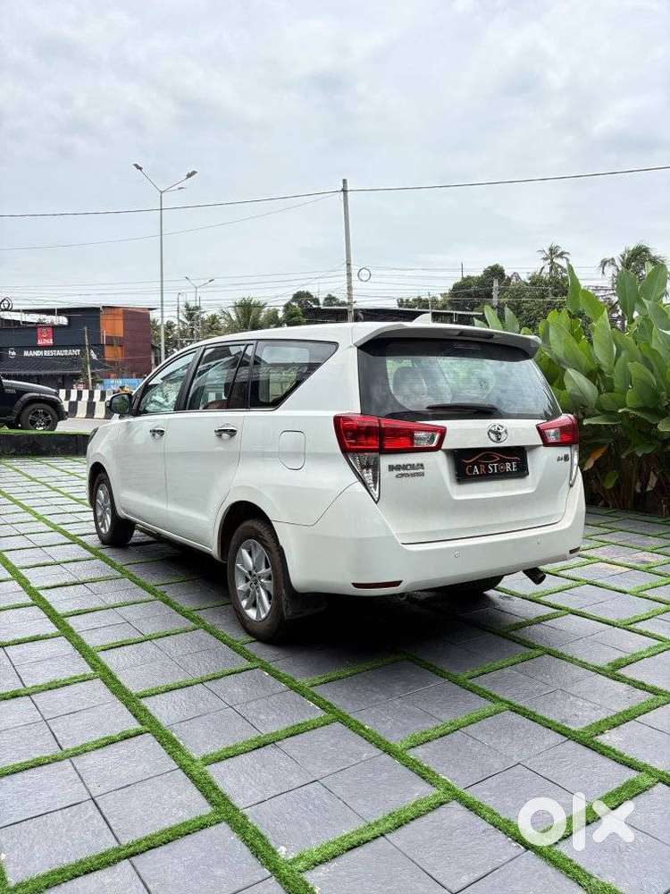 Toyota Innova Crysta 2.4 Vx Mt 8s, 2017, Diesel