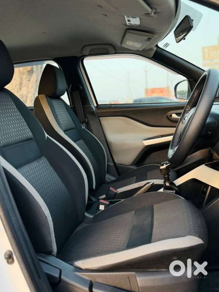 Nissan Magnite 1.0 Xv Executive, 2022, Petrol