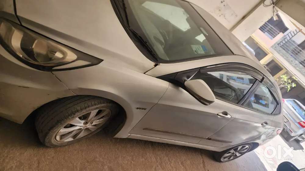 Hyundai Verna 2012