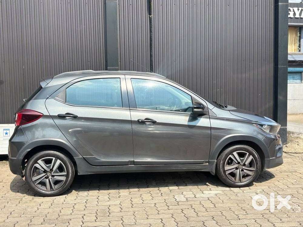 Tata Tiago 1.2 Revotron Xza, 2022, Petrol