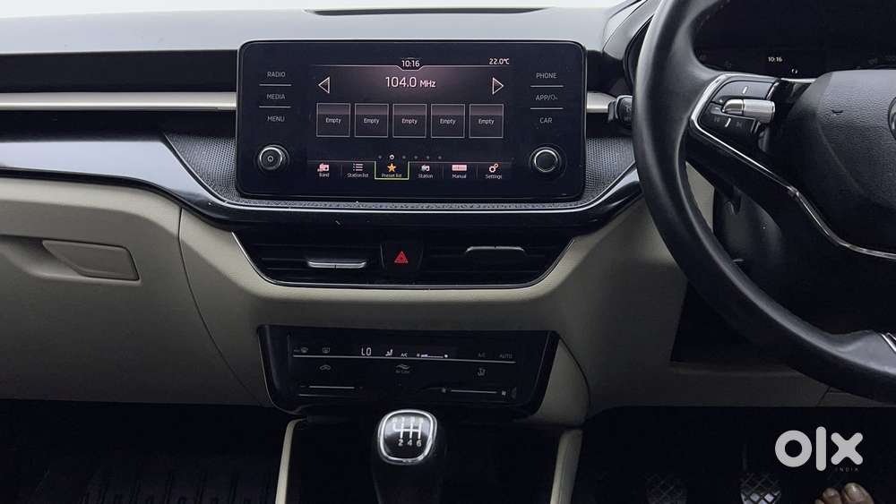 Skoda Slavia Ambition 1.0l Tsi Mt, 2023, Petrol