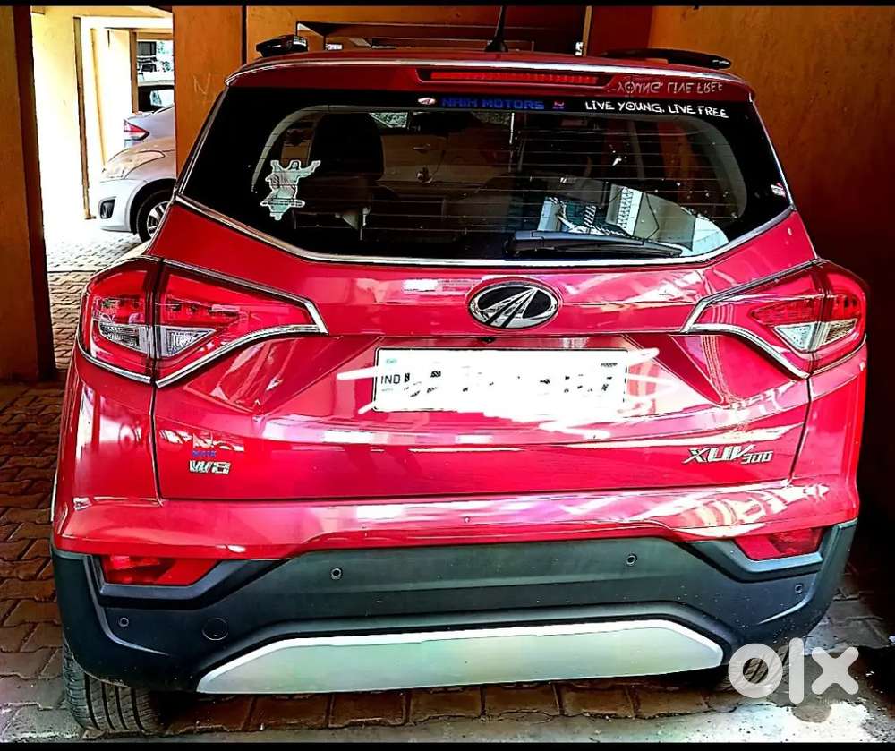 Mahindra Xuv300 2020 Petrol Well Maintained
