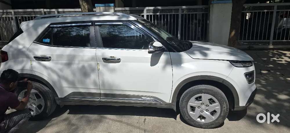 Hyundai Venue 2021 Petrol Well Maintained