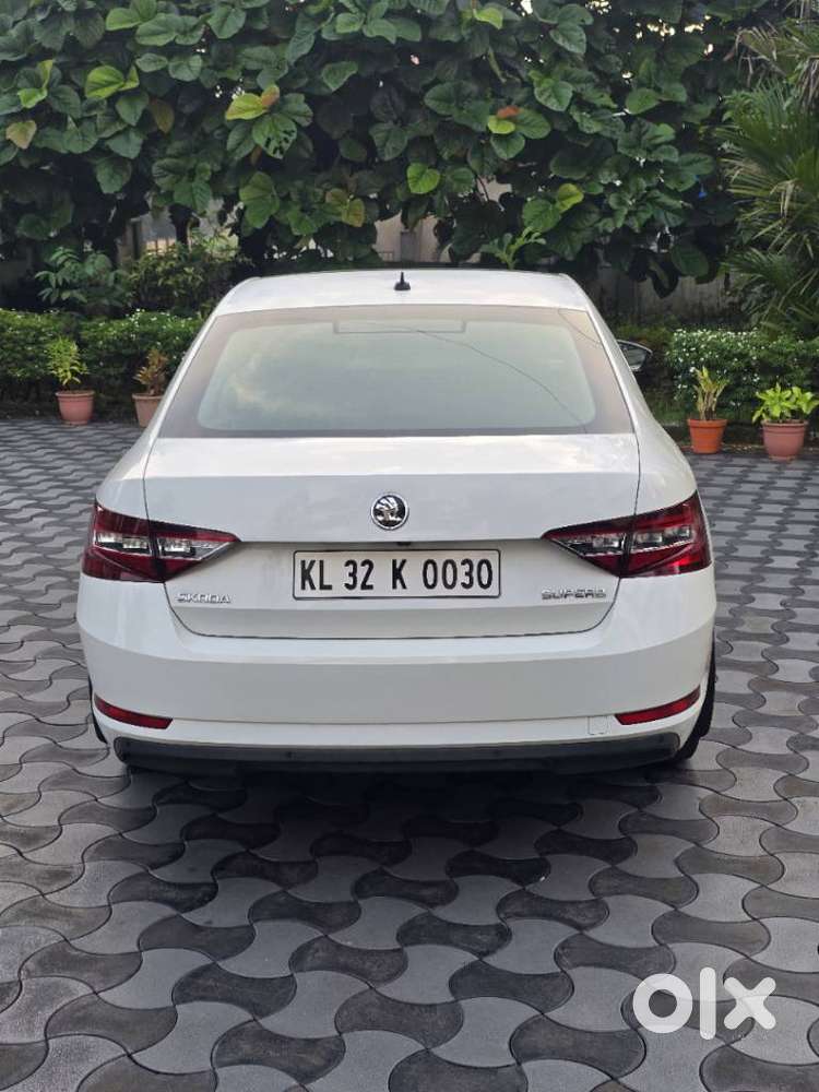 Skoda Superb Style 1.8, 2016, Petrol