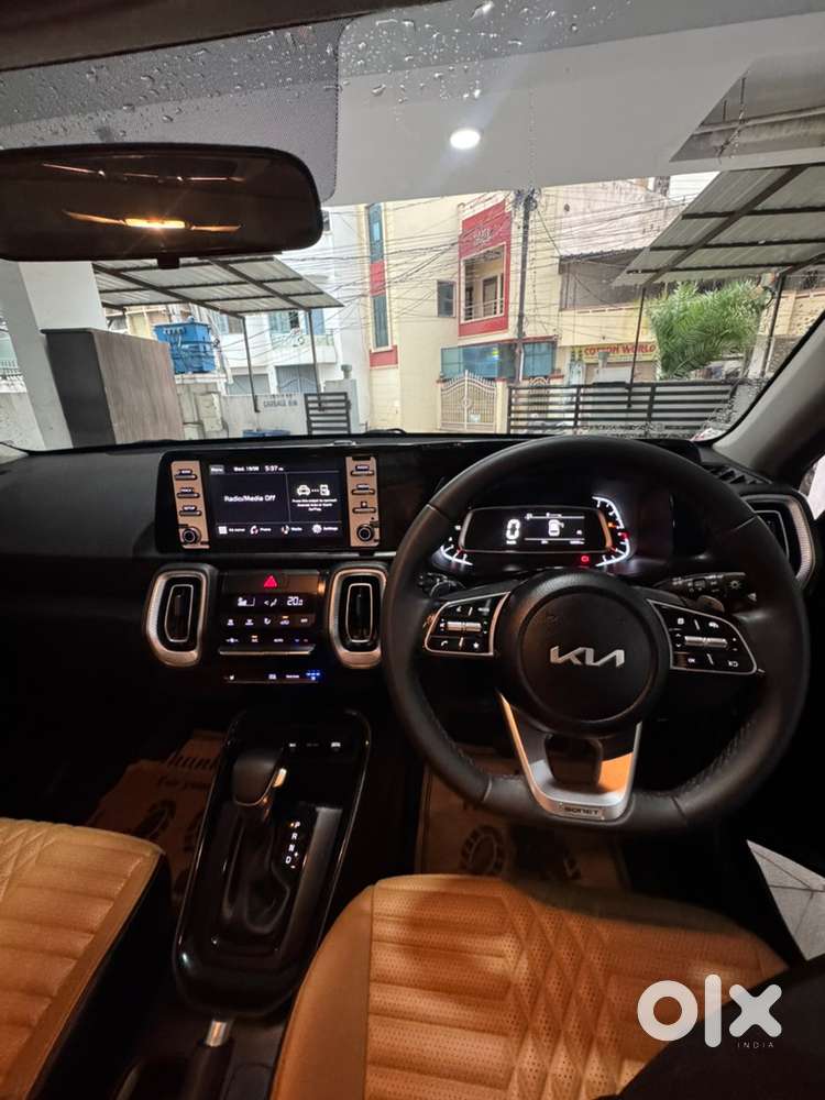Kia Sonet 2025 Petrol 10500 Km Driven