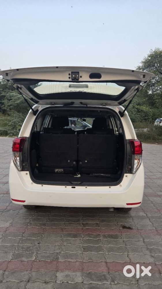 Toyota Innova Crysta 2.8 Gx Automatic 7 Str, 2017, Diesel