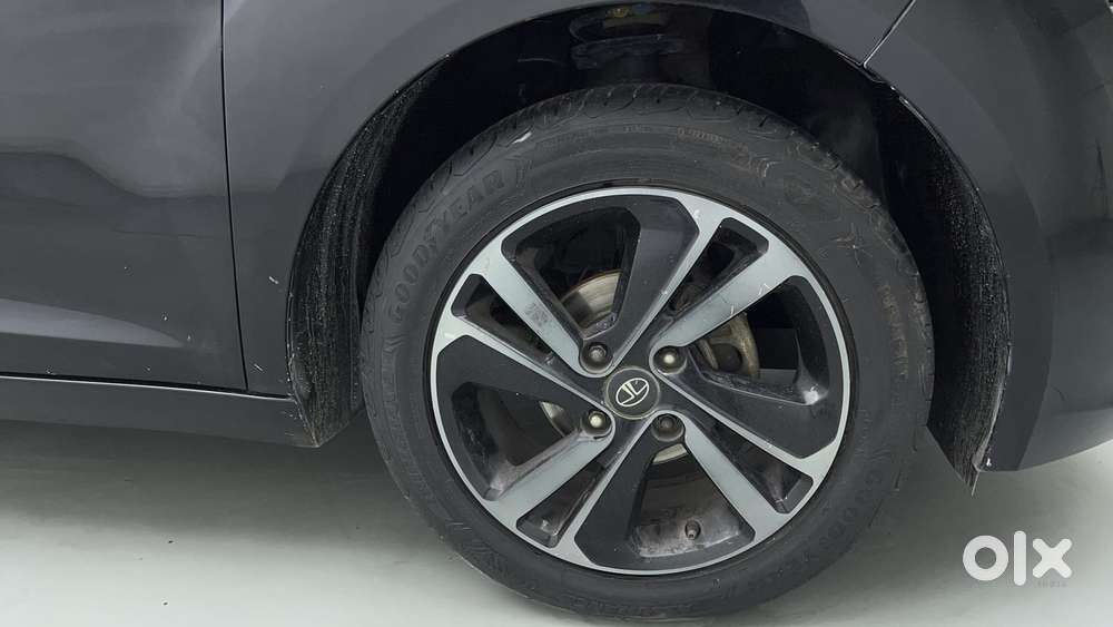 Tata Altroz Xz Plus (s) Dark Edition, 2023, Petrol