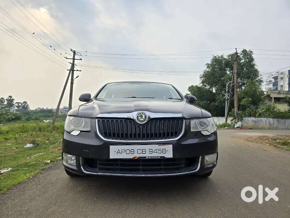 Skoda Superb 2011 Petrol Well Maintained