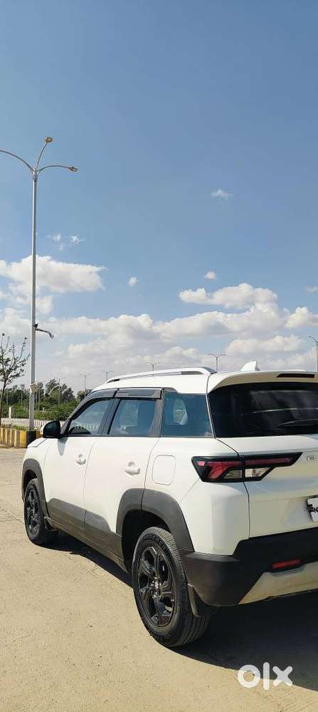 Maruti Suzuki Brezza 1.5 Zxi Smart Hybrid, 2024, Petrol