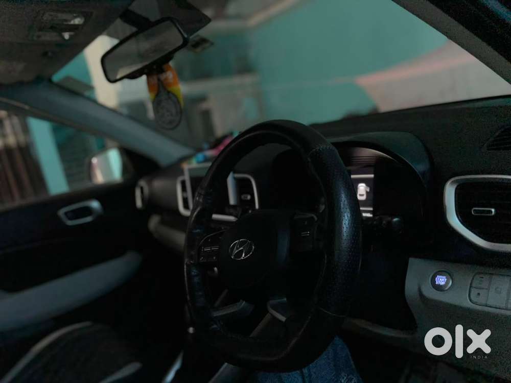 Hyundai Venu Sx Car