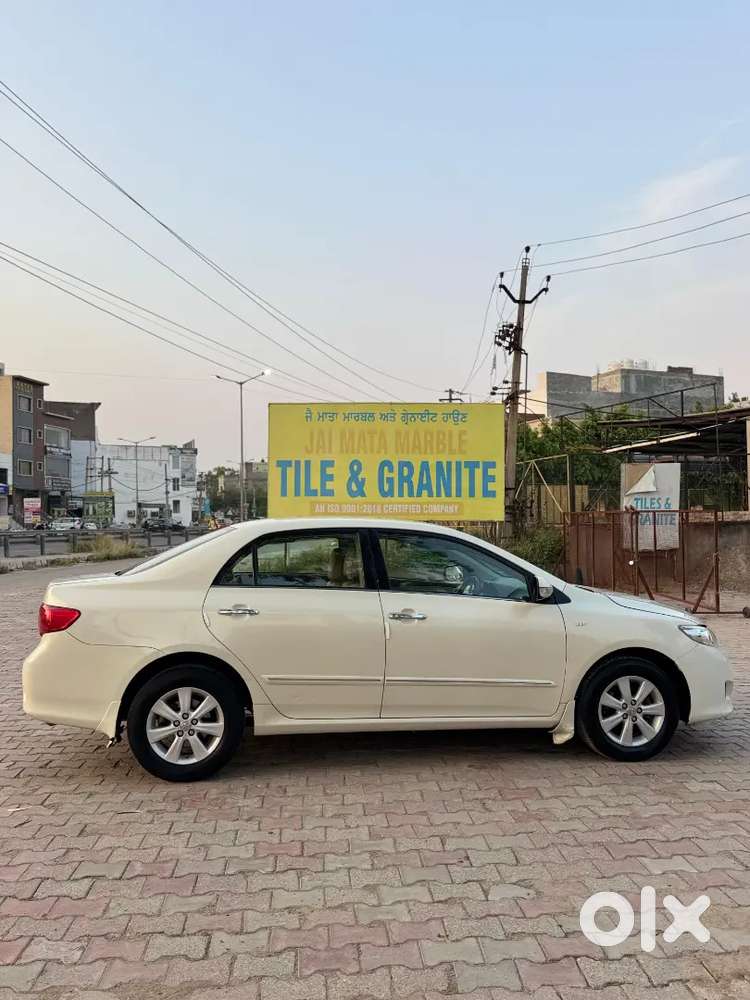 Toyota Corolla Altis 2009 Petrol 90000 Km Driven