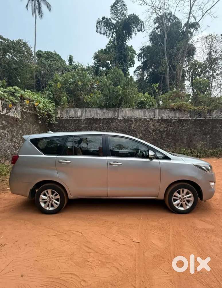 Toyota Innova Crysta 2016